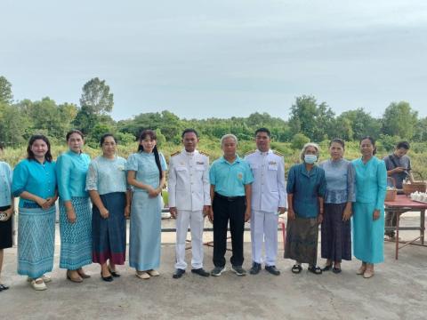 12 ส.ค.พิธีเจริญพระพุทธมนต์และทำบุญตักบาตรถวายพระราชกุศล