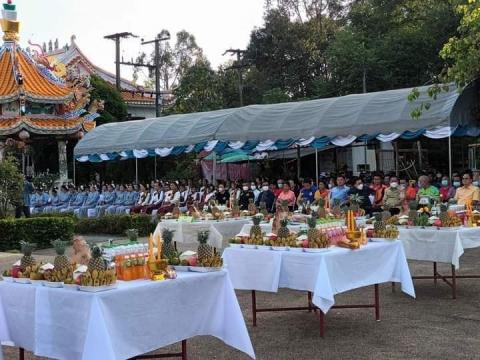 ร่วมพิธิบวงสรวงเจ้าพ่อวังกรูด