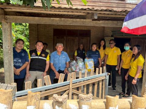 การมอบถุงยังชีพให้แก่ผู้ประสบภัยจากภาวะสงคราม (ชายแดน ไทย-กัมพูชา)