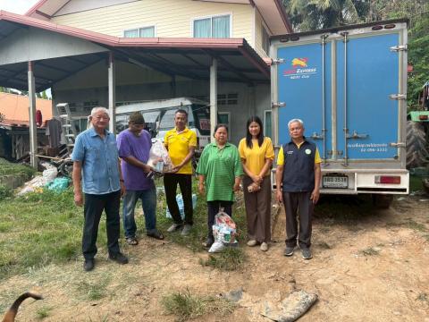 การมอบถุงยังชีพให้แก่ผู้ประสบภัยจากภาวะสงคราม (ชายแดน ไทย-กัมพูชา)