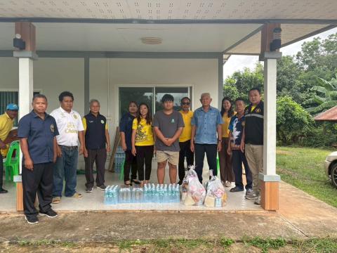 การมอบถุงยังชีพให้แก่ผู้ประสบภัยจากภาวะสงคราม (ชายแดน ไทย-กัมพูชา)