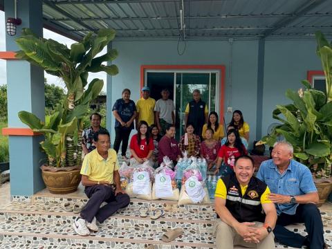 การมอบถุงยังชีพให้แก่ผู้ประสบภัยจากภาวะสงคราม (ชายแดน ไทย-กัมพูชา)