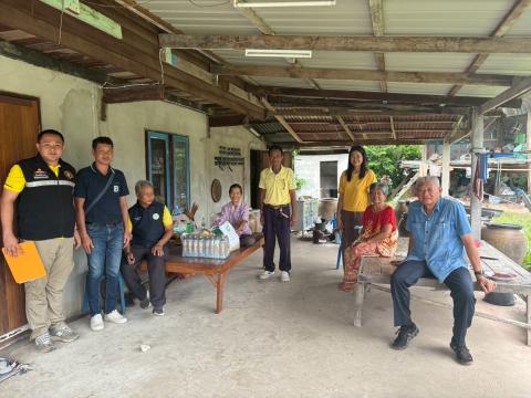 การมอบถุงยังชีพให้แก่ผู้ประสบภัยจากภาวะสงคราม (ชายแดน ไทย-กัมพูชา)