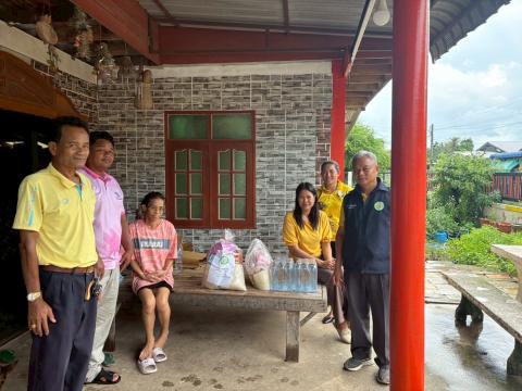 การมอบถุงยังชีพให้แก่ผู้ประสบภัยจากภาวะสงคราม (ชายแดน ไทย-กัมพูชา)