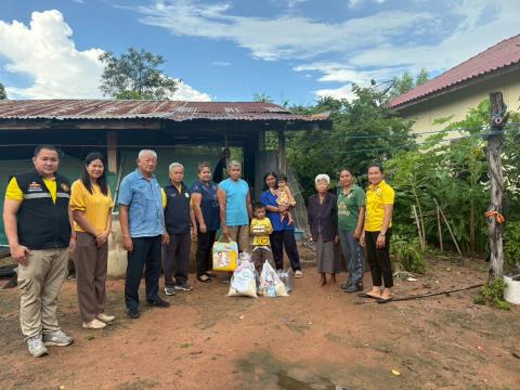 การมอบถุงยังชีพให้แก่ผู้ประสบภัยจากภาวะสงคราม (ชายแดน ไทย-กัมพูชา)