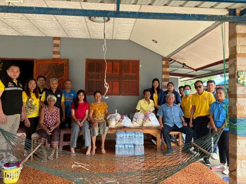 การมอบถุงยังชีพให้แก่ผู้ประสบภัยจากภาวะสงคราม (ชายแดน ไทย-กัมพูชา)