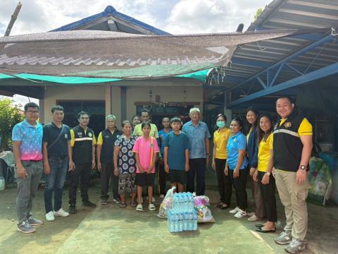 การมอบถุงยังชีพให้แก่ผู้ประสบภัยจากภาวะสงคราม (ชายแดน ไทย-กัมพูชา)