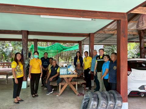 การมอบถุงยังชีพให้แก่ผู้ประสบภัยจากภาวะสงคราม (ชายแดน ไทย-กัมพูชา)